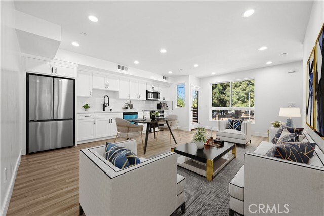 Building Photo - 6704 Kester Ave