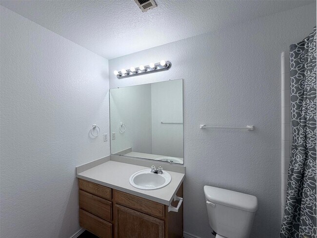 Building Photo - 142 Nuuanu Ln