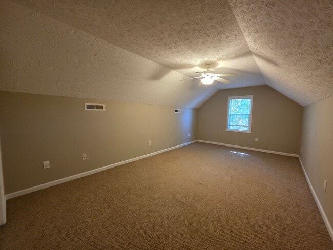 Building Photo - 345 Farina Dr