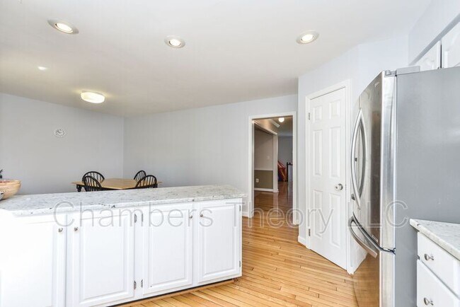 Building Photo - 6868 McLean Province Cir