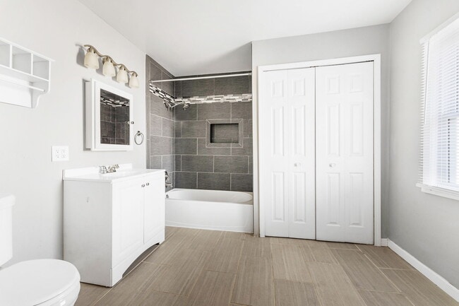 Building Photo - 21704 Jefferson St