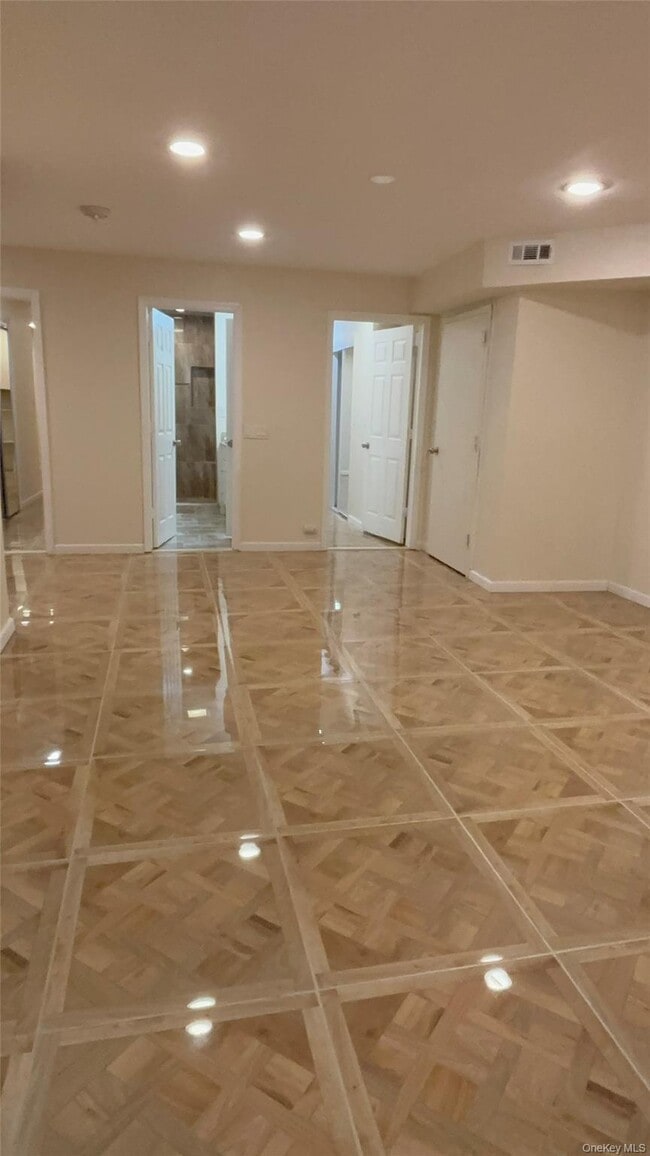 Building Photo - 127 Weatherby Ln