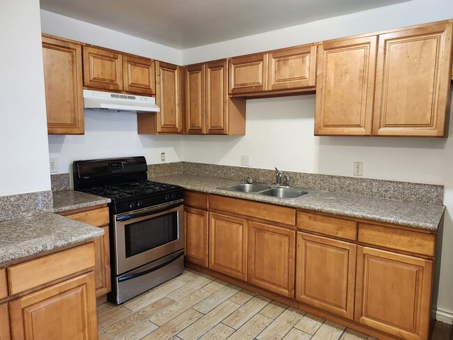 KITCHEN - 2106 S Ridgeley Dr