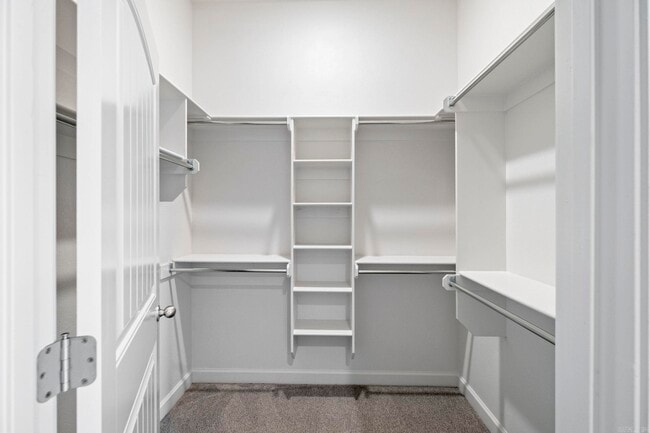 Building Photo - 9541 Oak Forest Ln
