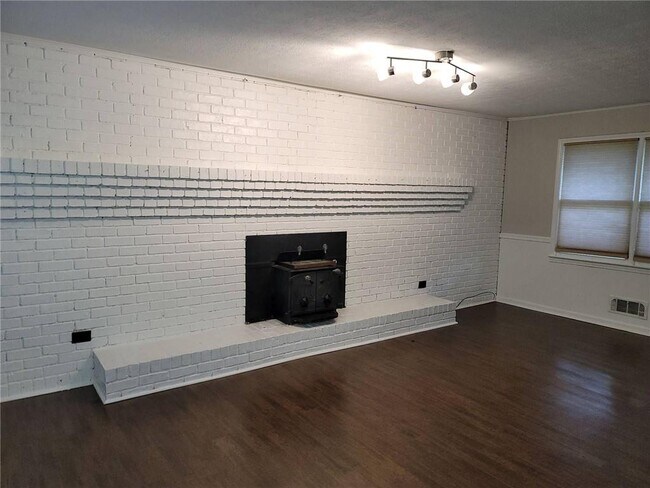 Building Photo - 1476 Dupree Rd