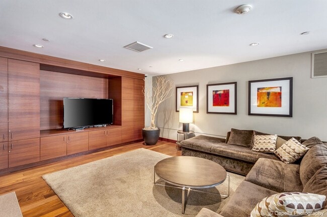 Building Photo - John Ross - 8th floor south waterfront studio w/parking/most utilities/concierge