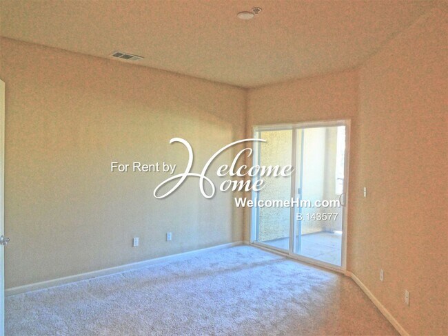 Building Photo - Spacious Triana North Townhome