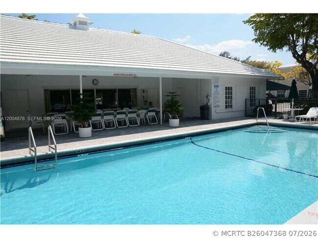 Building Photo - 6207 Bay Club Dr