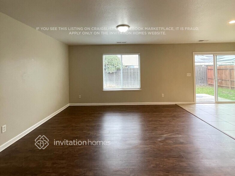 Building Photo - 3461 Presley Ave