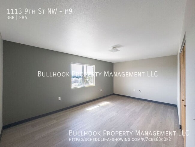 Building Photo - 1113 9th St NW
