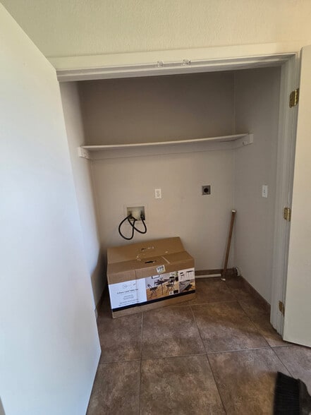 Building Photo - 6534 N 71st Ave