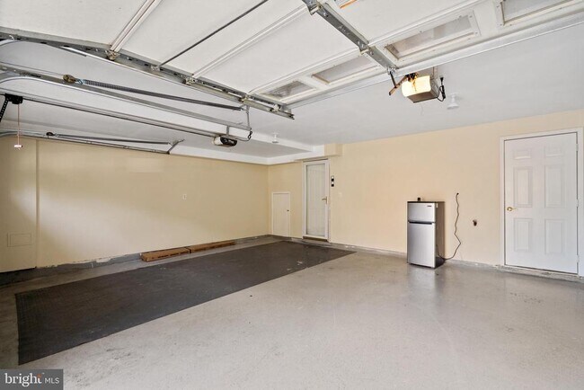 Building Photo - 43139 Royal Fern Terrace