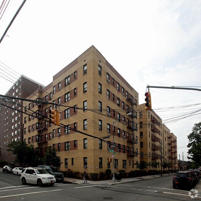Primary Photo - Park Plaza