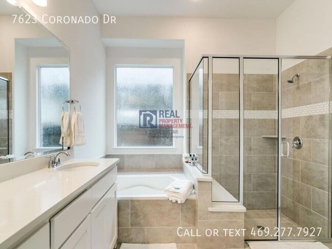 Building Photo - 7623 Coronado Dr