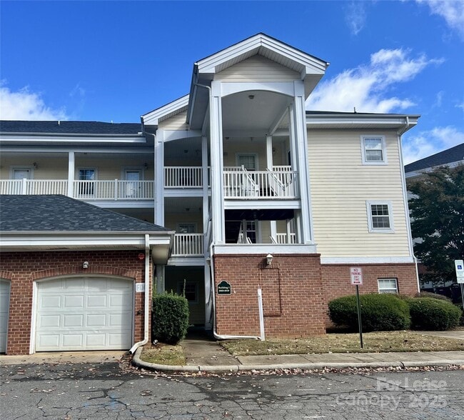 Primary Photo - 8929 Meadow Vista Rd