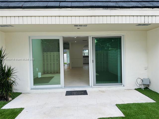 Building Photo - 8115 SW 82nd Pl