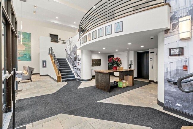 Building Photo - 106 13th St