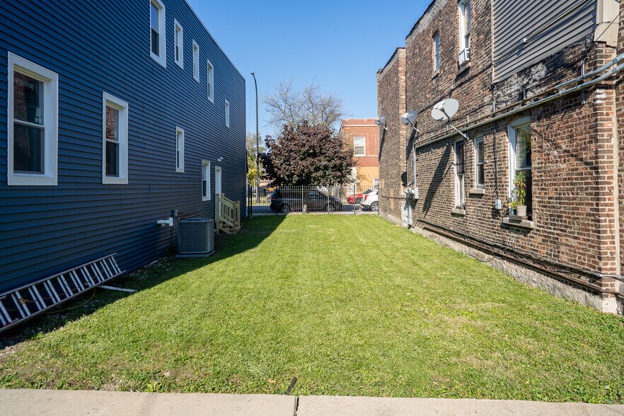 Building Photo - 5047 W 25th St