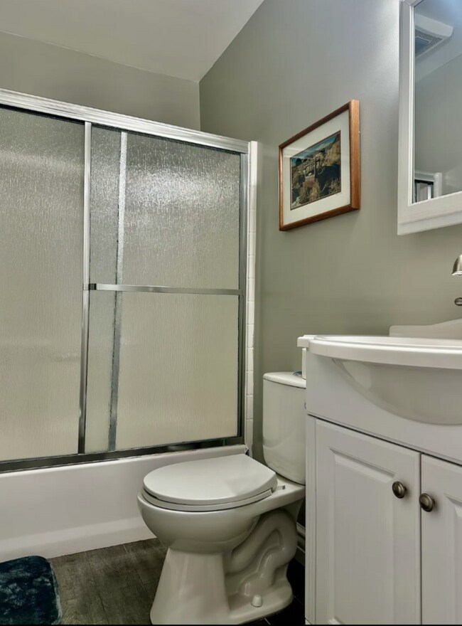 Building Photo - Stylish 2-Bed + Loft Mountain Condo in San...