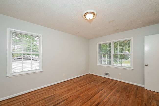 Building Photo - 3639 Telstar Dr