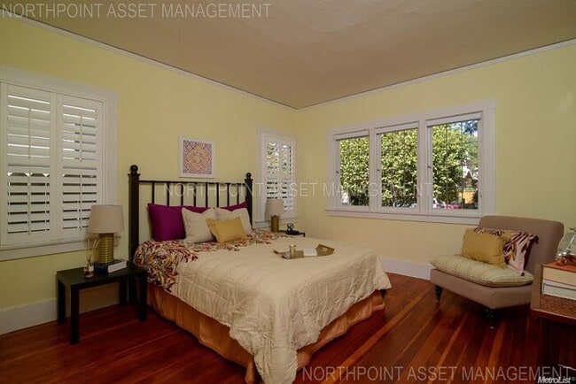 Building Photo - Charming East Sacramento Bungalow – Prime ...