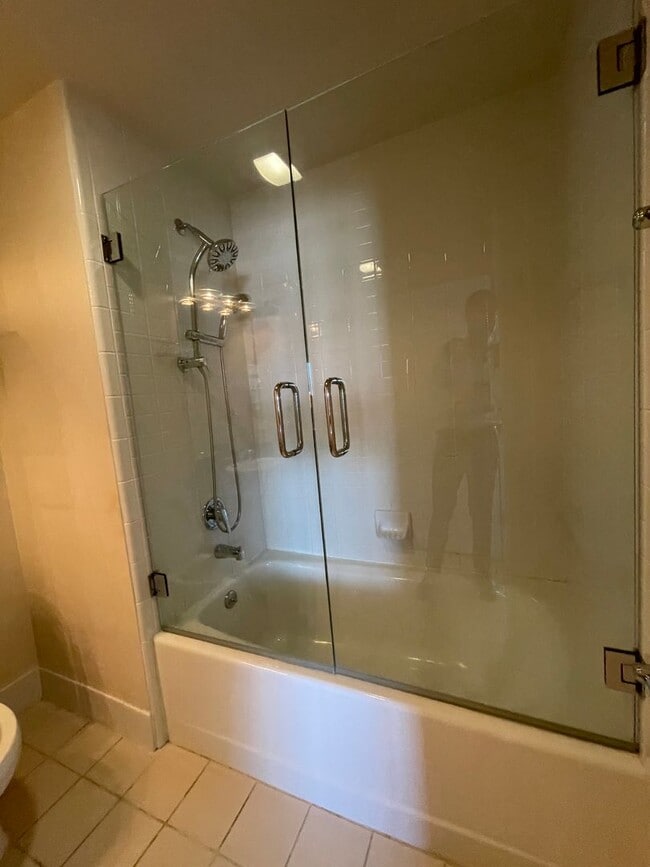 Building Photo - Wonderful Jr 1 bedroom 1 bath at The Beaco...