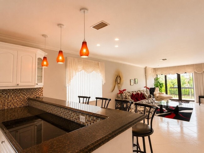 Building Photo - 13640 Coconut Palm Ct