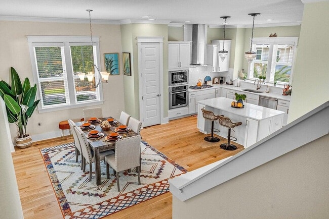 Building Photo - 6 Wilkes Rd