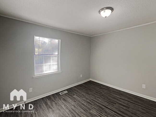 Building Photo - 915 Horton Rd