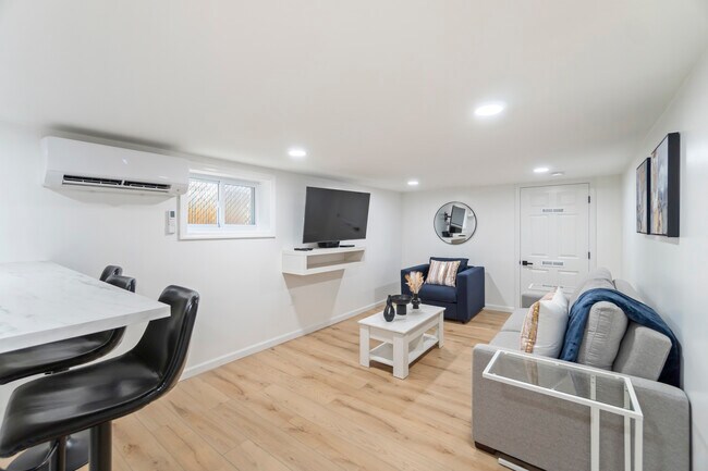 Building Photo - 65 Avenue A