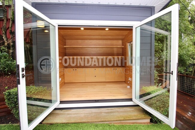 Building Photo - Charming Mill Valley Home with Backyard Office – Prime Boyle Park Location, Just a 5-Minute Walk ...