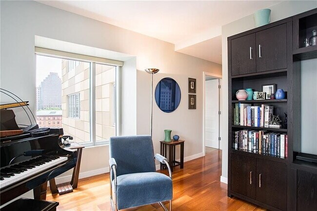 Building Photo - "Chic 1-Bedroom Urban Retreat with Granite...