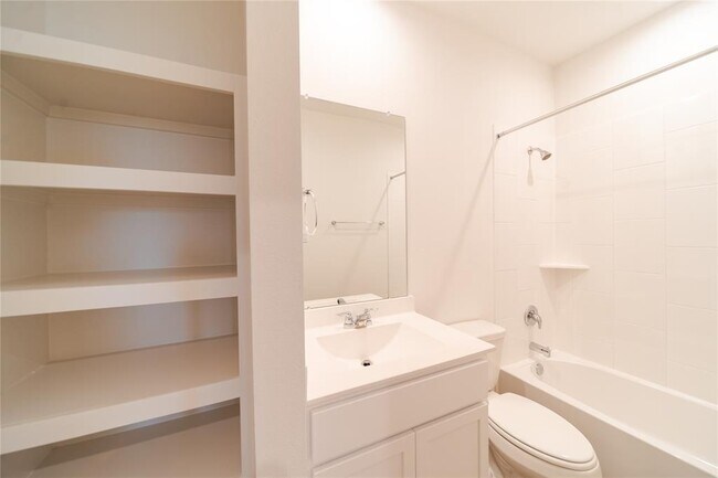 Building Photo - 30831 Khepri Ct