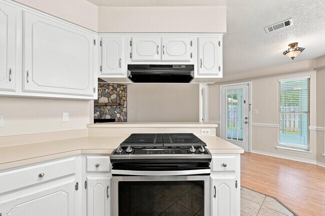Building Photo - 148 Meadowbrook Ct