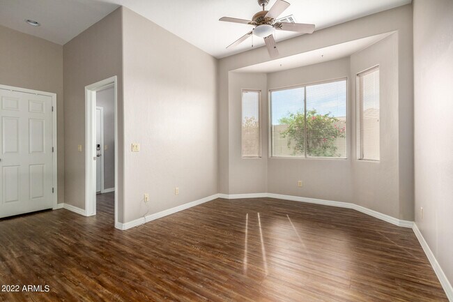 Building Photo - 14542 W Columbus Ave