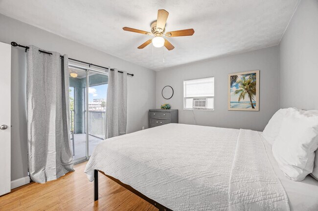 Building Photo - 141 California Ave