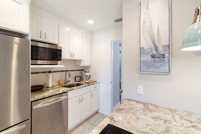 Building Photo - 8921 Blind Pass Rd