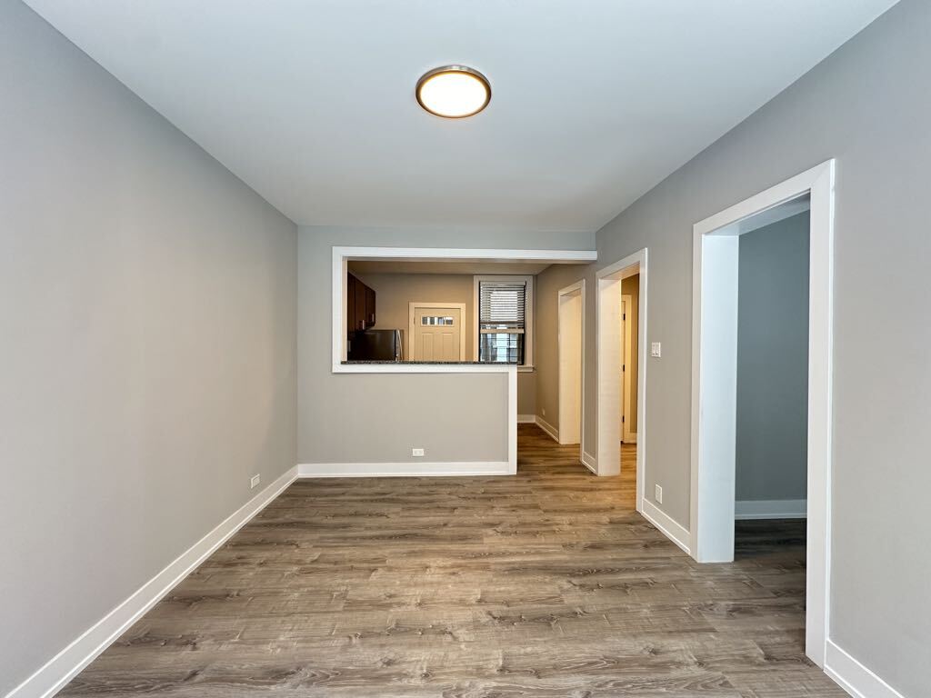 Building Photo - 4211 N Wolcott Ave