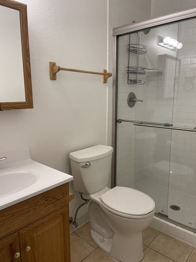 Building Photo - 3915 S Boston St