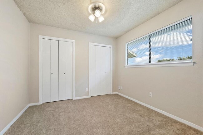 Building Photo - 3222 Tamarron Blvd