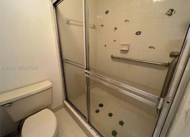 Building Photo - 642 Emerald Way E