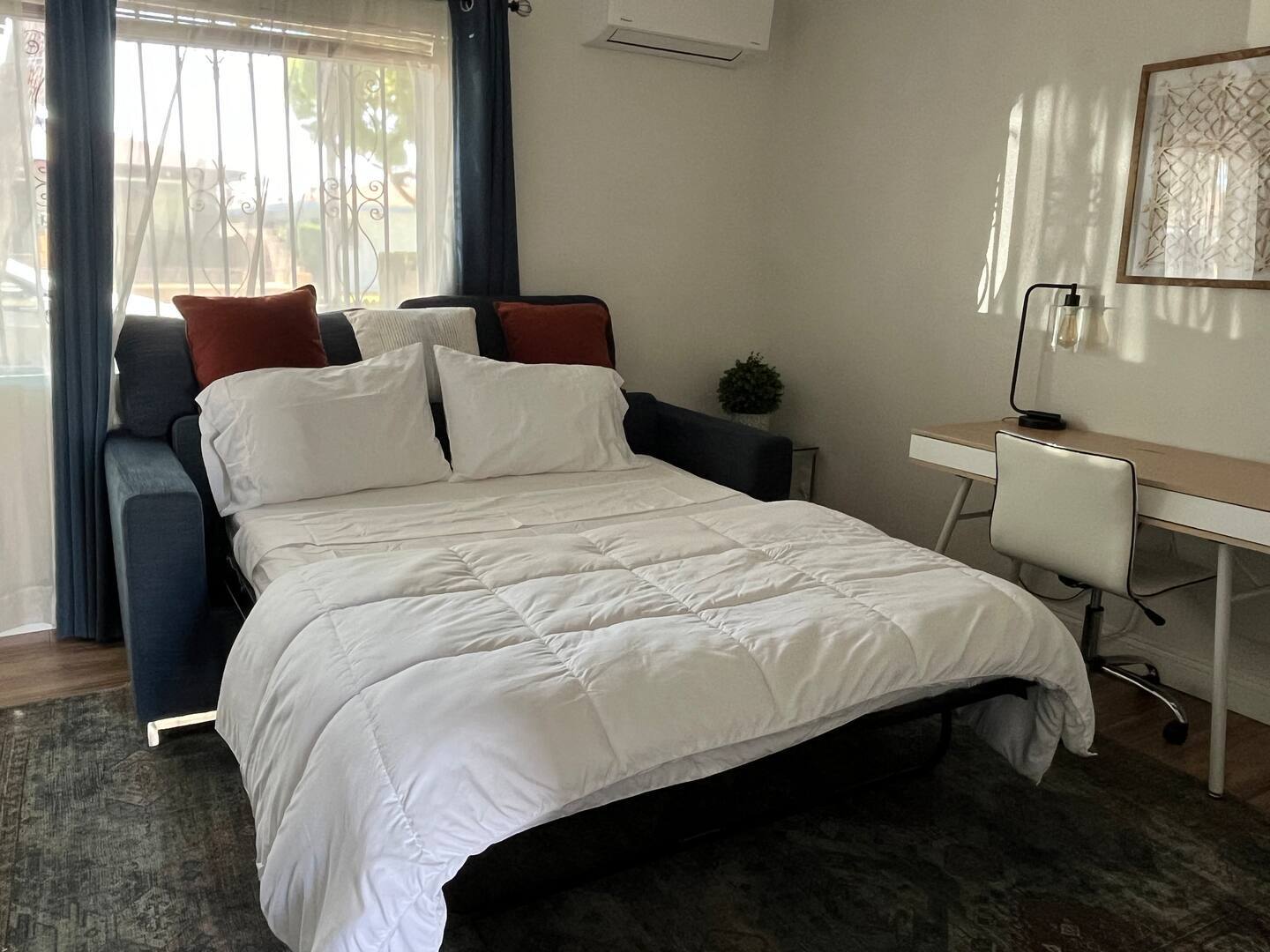 Building Photo - 12118 Ramona Ave