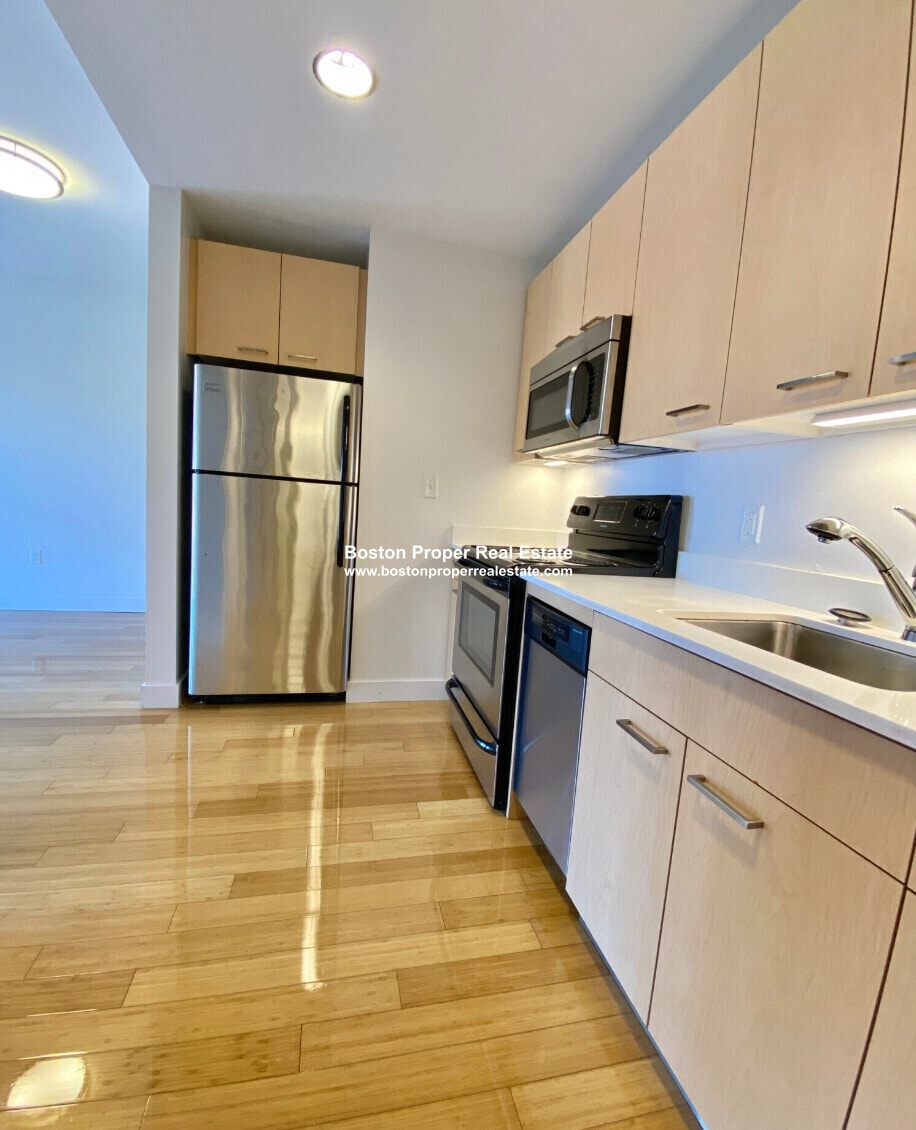 Building Photo - 1088 Boylston St