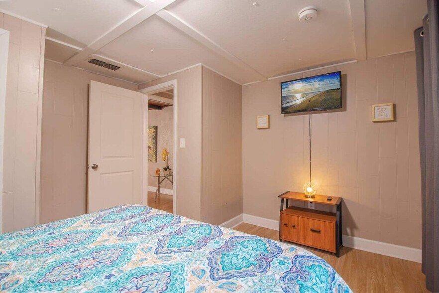 Building Photo - 1330 Catalpa Ln