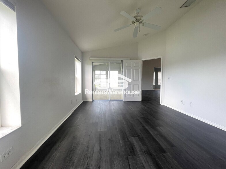 Building Photo - 589 Trout Ln
