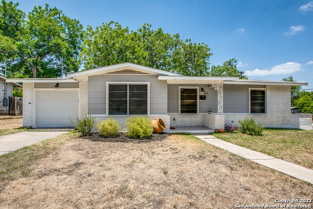 Building Photo - 411 Dresden Dr