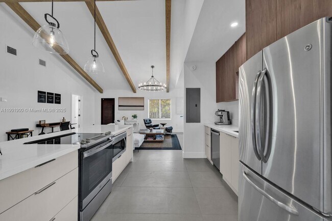 Building Photo - 901 NW 7th Street Rd