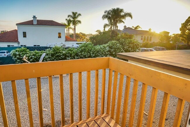 Building Photo - STUNNING 3BD/2.5BA TOWNHOUSE - BONITA VIEW...