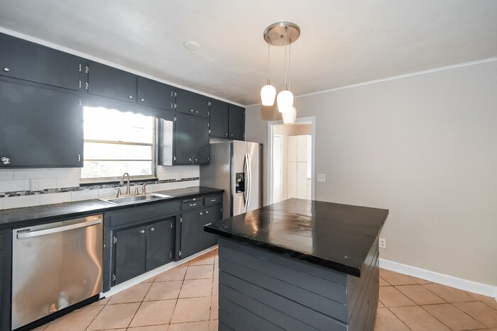 Building Photo - 2742 Holly Ridge Dr