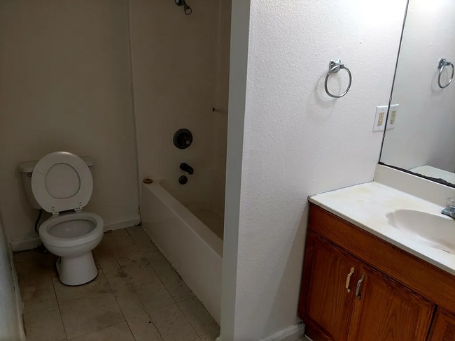 Building Photo - 1259 Oregon Ave